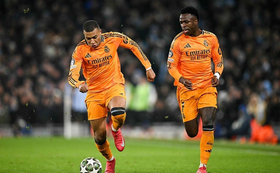 维尼修斯天价续约谈判悬而未决，沙特报价将成转折点？